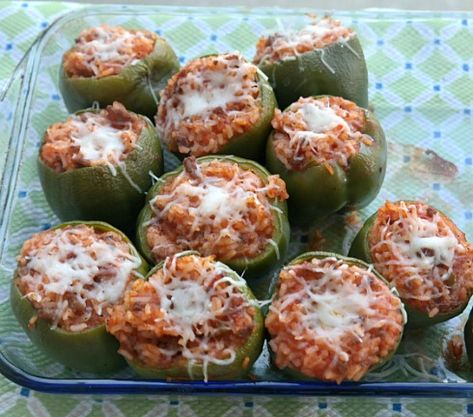 Freeze Stuffed Bell Peppers, Precooked Meals, Stuffed Green Bell Peppers, Green Bell Pepper Recipes, German Meals, Best Stuffed Pepper Recipe, Green Pepper Recipes, Pepper Recipe, Main Entrees