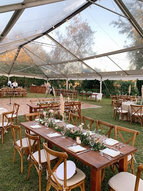 Garden Tent Wedding Reception, Green Table Party Decorations, Tent Wedding Table Layout, Outdoor Wedding Table Layout, Open Field Wedding Reception, Wedding Patio Decor, Flower Alter Wedding, 100 Guest Wedding Seating Layout, Outdoor Backyard Wedding Ceremony