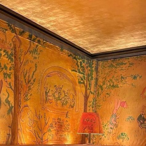 Bemelmans Bar on Instagram: "Calm before the martini storm! 📸 @megodiggs" Bemelmans Bar, Bar Wallpaper, Madeline Book, Carlyle Hotel, Ludwig Bemelmans, Elsie De Wolfe, Rosewood Hotel, Nyc Bars, Mural Ideas