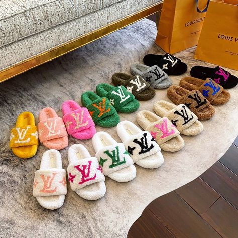 Wishlist Shoes, Slippers Collection, Lv Dress, Slippers Outfit, Fluffy Shoes, Shoe Room, 1st Birthday Dresses, Preppy Shoes, Shoes Heels Classy