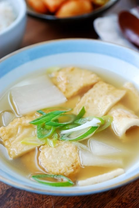 Fish Cake Soup, Korea Recipes, Korean Fish Cake, Korean Fish, Soup Quick, Korean Soup, Cold Weather Comfort Food, Easy Cold, Korean Cooking