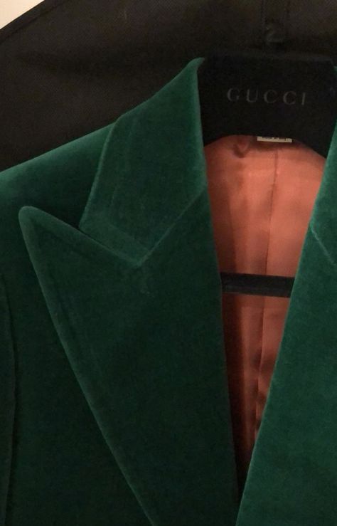 Velvet Gucci, Forest Green Suit For Women, Velvet Green Aesthetic, Green Suit Aesthetic, Green Velvet Aesthetic, Gucci Blazer, Green Velvet Suit, Green Velvet Coat, Green Suit Jacket