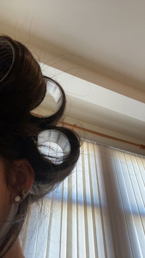 Hair Rollers Aesthetic Pic, Rollers Aesthetic Hair, Rollers In Hair Aesthetic, Brushing Hair Aesthetic, Doing Hair Aesthetic, Morning Streak, Hair Rollers Aesthetic, Hair Instagram Story, Grwm Aesthetic