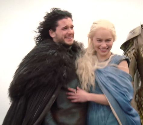 Jon and Dany Game Of Thrones Bts, Jon And Daenerys, Jon Daenerys, Kit And Emilia, Daenerys And Jon, Jon Snow And Daenerys, Got Cast, The Mother Of Dragons, Game Of Thrones Cast