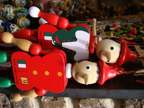 Italian dolls (San Gimignano, IT) Italian Childhood, Kith And Kin, Food Places, Western Europe, Pinocchio, Time Machine, My Heritage, Small World, Italian Style