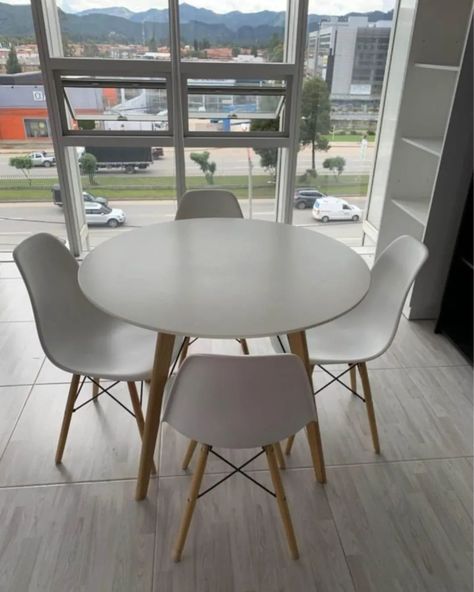 🌟✨ ¡Transforma tu comedor con el elegante conjunto Eames! ✨🌟 🍽️🏡 Este conjunto de comedor Eames es la combinación perfecta de estilo y funcionalidad. Con una mesa blanca Eames nacional y sillas Eames importadas, crearás un ambiente sofisticado y moderno en tu hogar. 🔹 Mesa Eames blanca: Fabricada en nuestro país con materiales de alta calidad, su diseño limpio y minimalista se adapta a cualquier espacio. 🔹 Sillas Eames importadas: Añaden un toque de distinción y comodidad. Su diseño icónic... Blue, On Instagram, Instagram