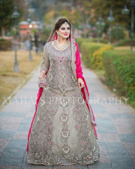 #mahasphotography #weddingphotography #signatureshoots #photoshoot #brides #beautiful #islamabad #rawalpindi #bridalsbymaha #bride #weddingday #weddingdiaries . Bookings open for 2018 call or WhatsApp +92 333 5916771 +92 333 5249244. Kindly inbox us for our updated packages Detail. Balochi Culture, Ayesha Malik, Pakistan Bride, Pakistani Brides, Walima Dress, Desi Bride, Bridal Mehendi Designs, Pakistani Wedding Outfits, Pakistani Bridal Dresses