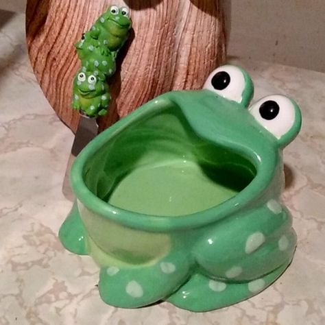 Vintage Frog 🐸 Dip Bowl & Spreader Combo Frog Bowl, Ceramic Pattern, Vintage Frog, Han Dynasty, Pattern Inspiration, Ceramics Ideas, Best Soap, Ceramic Ideas, Dip Bowl