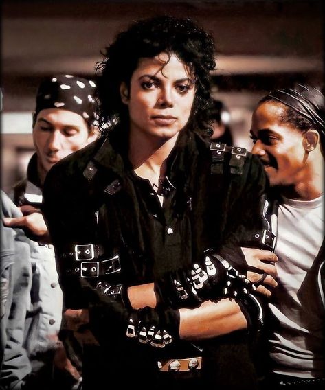 Michael Jackson Hot Pics, Michael Jackson Pfp, Michael Jackson Bad Era, Michael Jackson Wallpaper, Apple Head, Jackson Bad, Photos Of Michael Jackson, Michael Jackson Art, Michael Jackson Smile