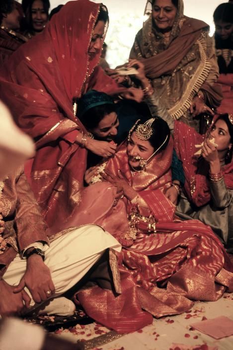 South Asian Aesthetic, Punjabi Culture, Desi Love, Vintage India, Big Fat Indian Wedding, Indian Photoshoot, Vintage Bollywood, Sikh Wedding, Desi Wedding