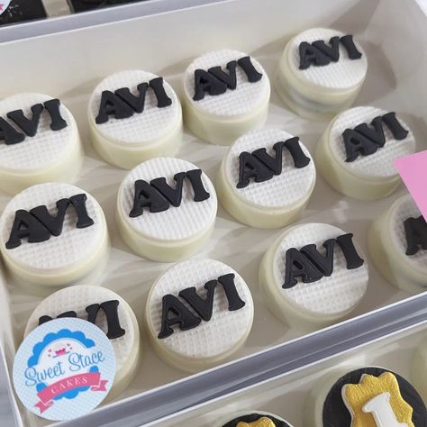 First birthdays are a celebration of the little ones, but also a celebration of the first year of parenting. This order was customized to include something sweet for Dad who had allergies. Yes, the parents deserve to have something to celebrate them as well 🤗. Going all out for this1st birthday in dapper style with these Mr. Onederful custom Oreos. This is such a classic theme and I love how small touches can make these milestones extra special 🖤🤍💛. Contact us to order your custom sweets fo... Custom Oreos, Designer Cake, Mr Onederful, Baker Cake, Dapper Style, Classic Theme, Something Sweet, Milestones, First Year