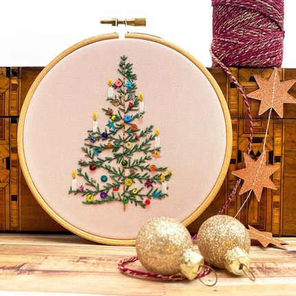 Anthropologie Inspired Christmas - amanda hamman - let's make something pretty! Loop Embroidery, Embroidery Christmas Tree, Xmas Embroidery, Embroidered Christmas Tree, Christmas Tree Embroidery, Sparkly Christmas, Beginner Embroidery Kit, Iron On Embroidery, Festive Crafts