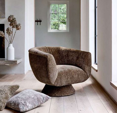 Vivien Studio Full Swivel Chair | Mitchell Gold + Bob Williams Washable Slipcovers, Mitchell Gold Bob Williams, Fabric Accent Chair, Mitchell Gold, Modern Accent Chair, Surya Rugs, Sofa Styling, Design Advice, Decorative Accents