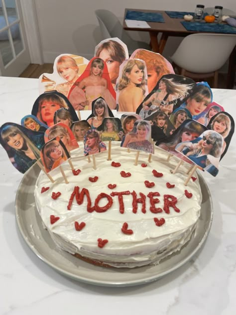 Taylor Swift Bday Cake 15, Taylor Swift Birthday Aesthetic, Taylor Swift Cakes Ideas, Swiftie Birthday Cake, Taylor Swift Baking, Fifteen Birthday Cake, Taylor Swift's Birthday, Taylor Swift Food, Taylor Swift Cake Ideas Birthday