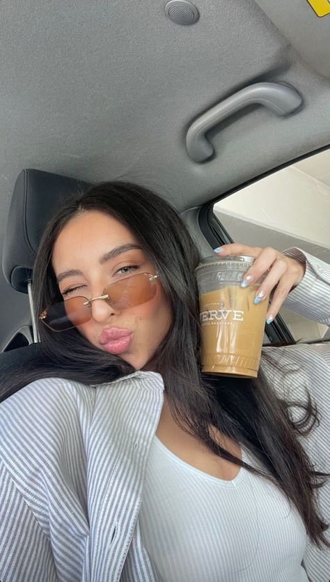 Coffee Selfie, Photo Editing Apps Iphone, Selfie Tips, Car Poses, Gym Fits, Photo Editing Apps, Classy Aesthetic, Luxury Aesthetic, Selfie Ideas Instagram