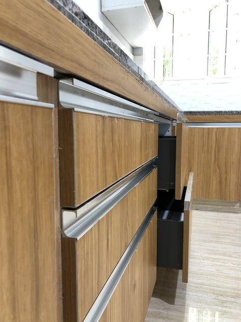 G-profile handles SS Kitchen Cabinets Profile Handles, Handles For Cupboards, Profile Kitchen Design, G Profile Kitchen Cabinets, Kitchen Cabinet Profile Handles, Gola Profile Handle Kitchen, Modular Kitchen Handle Design, Handle For Kitchen Cabinets, Profile Handle Wardrobe