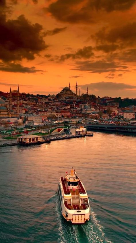 Istanbul Turkey Photography, Beautiful Summer Wallpaper, Istanbul Photography, Istanbul City, Beautiful Beach Pictures, Best Nature Wallpapers, Fire Image, Istanbul Travel, Beautiful Scenery Pictures