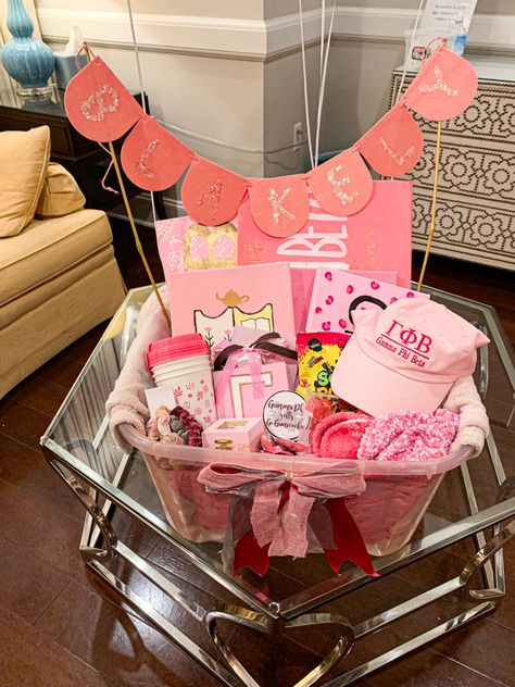 Sorority Box Ideas, Big And Little Gift Ideas, Pink Big Little Basket, Gifts For Little Sorority, Initiation Basket Sorority, Phi Mu Big Little Baskets, Big Little Gifts Basket, Big Little Basket Fillers, Big Little Reveal Basket