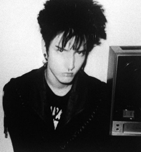 London After Midnight, Goth Fits, Goth Hair, Sisters Of Mercy, Boys Long Hairstyles, Punk Outfits, Punk Goth, Post Punk, Celebrity Photos