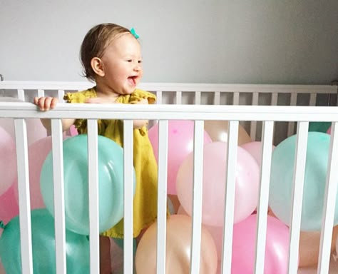 Crib Balloons Birthday, Birthday Crib Pictures, Crib Photoshoot, Baby Birthday Photoshoot, First Birthday Photoshoot, 1 Year Photos, 1st Birthday Pictures, 1st Birthday Photo, First Birthday Pictures