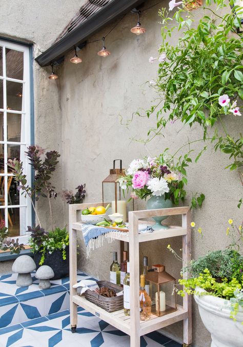 Simple and pretty bar cart moment. So functional and versatile!