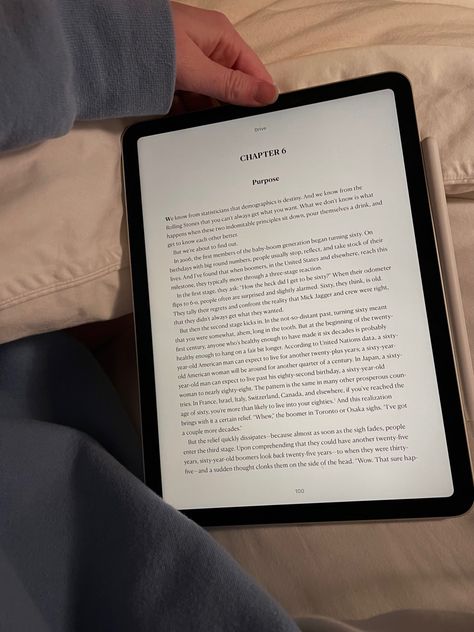 Online Reading Aesthetic, Reading Ipad Aesthetic, Ipad Book Aesthetic, Reading On Ipad Aesthetic, Ebook Reader Aesthetic Ipad, E Book Aesthetic, Reading On Ipad, Ipad Reading Aesthetic, Book Author Aesthetic