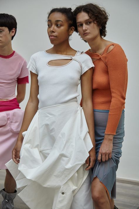 Time to sync with our feelings, through our clothes - 1 Granary Nyc Summer, Ribbed Knit Top, Look Vintage, Contrast Trim, London Fashion Week, Fashion Sense, Summer Style, Style Fashion, Clothing Brand