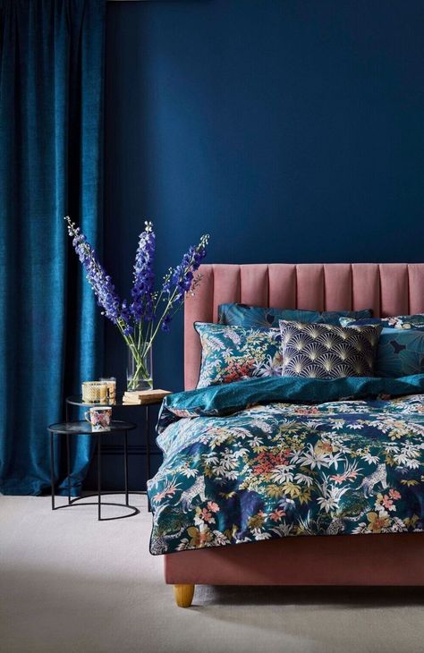 How To Style A Pink Bedroom - The Nordroom Bedroom Moody, Blue And Pink Bedroom, Cream Bedroom, Pink Bedroom Walls, Pink Headboard, Dark Blue Bedrooms, Blue Bedroom Walls, Navy Blue Bedrooms, Blue Bedroom Design