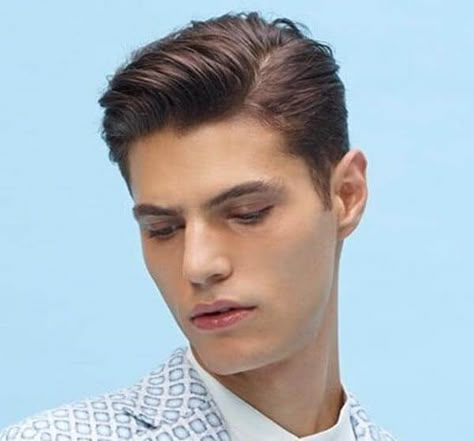 Textured Comb Over and Side Part haircut Classic Italian Haircut Men, Men Hairstyle Side Part, Men Side Part Haircut, Classic Side Part Men, Mens Side Part Hairstyles, Italian Hairstyles Men, Medium Length Side Part, Side Part Medium Length Hair, Side Parted Hairstyles