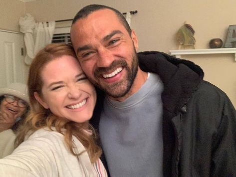 Jackson And April, Grey's Anatomy Doctors, Sarah Drew, Jackson Avery, Debbie Allen, Greys Anatomy Funny, Mark Sloan, Jesse Williams, Greys Anatomy Cast