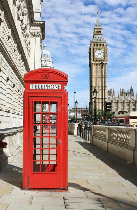 Tent Camping Aesthetic, Creepy Cemetery, Red Telephone Booth, London Telephone Booth, Harry Potter London, Emerging Markets, London Wallpaper, Travelling Tips, Red Telephone