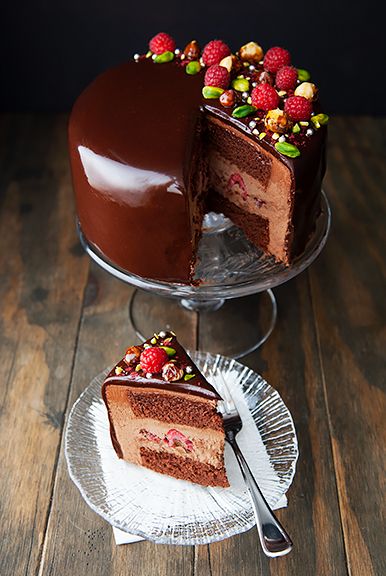 Chocolate Mirror Glaze Recipe, Mirror Glaze Recipe, Chocolate Raspberry Mousse Cake, Chocolate Mirror Glaze, Chocolate Mousse Cake Recipe, Mirror Glaze Cake Recipes, Glaze For Cake, Mirror Glaze Cake, Mirror Cake