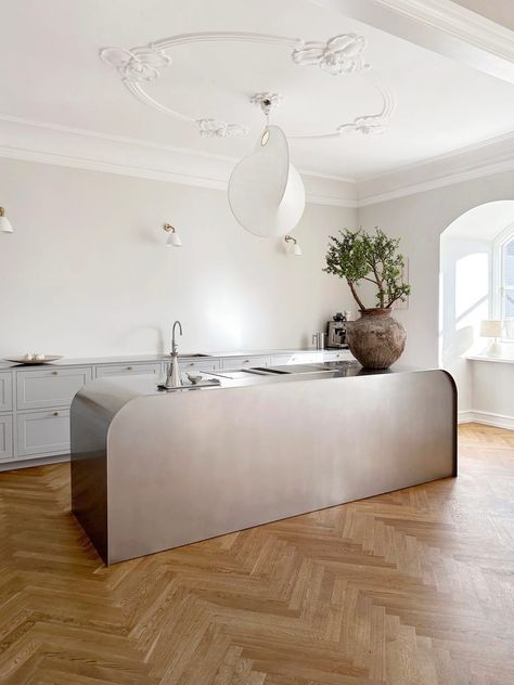 kitchen designed by carla sofie molge cal atildecopy cph the steel kitchen island is specially designed and manufactured in collaboration with selfdesign with gaggenaus 400 series of induction hob and vario teppan yaki in combination with the classic shaker kitchen with front frame and filler in a light gray tone with untreated brass handles as counterpointpr contact carla sofie molge infocalecphcom Chrome Kitchen, Best Kitchen Designs, Bespoke Kitchens, Steel Kitchen, Minimalist Kitchen, Design Collection, Stainless Steel Kitchen, 인테리어 디자인, Design Firms