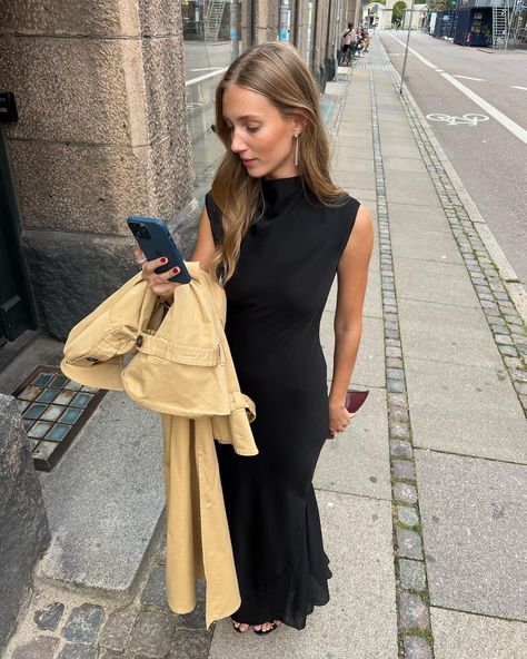 School Outfit Ideas Summer, Amalie Moosgaard, Corporate Attire Women, Perfect Black Dress, Scandi Fashion, Png Clothes, 2024 Fashion Trends, Spring Fashion Trends, 2024 Fashion