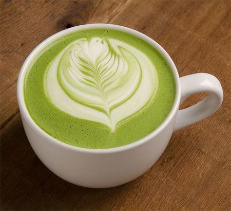 Matcha Green Tea Latte (Hot or Iced) Green Tea Latte Recipe, Pasti Fit, Icee Recipe, Matcha Latte Recipe, Matcha Green Tea Latte, Green Tea Recipes, Green Tea Latte, Matcha Recipe, Hot Green