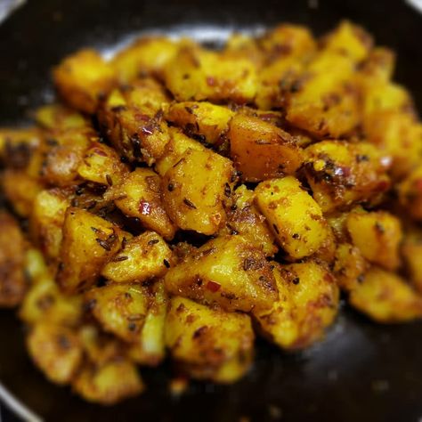 Desi Recipe from India. It's yummy and quick recipe of aloo. Jeera Aloo, India Food, Quick Recipes, Sweet Potato, Desi, Cooking Recipes, India