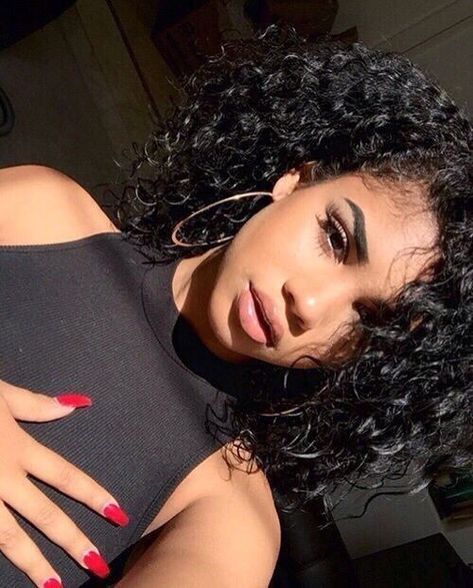 Hair Selfie Ideas, Selfie Ideas At Home, Curly Hair Selfie, Hair Selfie, Selfie Ideas, Curly Girl, Full Lace Wig, Black Girls Hairstyles, Curly Hair Styles Naturally