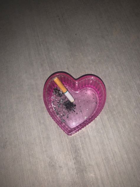 Heart Ashtray Aesthetic, Pink Ash Tray, Aesthetic Ash Tray, Ash Trays Aesthetic, Ciggerette Aesthetic, Cute Heart Aesthetic, 29th Birthday Photoshoot, Cigerattes Aesthetic, Heart Shaped Ashtray