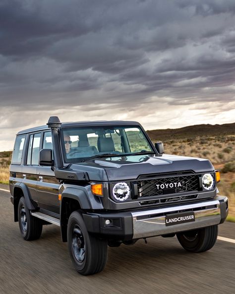 Toyota Land Cruiser 70 Series, Land Cruiser 300, Best Suv Cars, Land Cruiser 70 Series, Toyota Lc, Toyota Fj40, Motorcycle Garage, Best Jdm Cars, Toyota 4x4