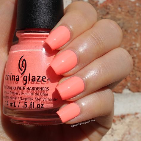 Liquid Jelly: [Review+Swatch] China Glaze Flip Flop Fantasy (version 2.0) Flip Flop Nails, Flip Flop Fantasy, China Glaze Nail Polish, Fantasy Nails, Beauty Nails Design, Gel Nail Colors, Pastel Nails, Short Nail Designs, Dipped Nails