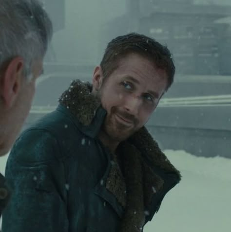 ryan gosling blade runner 2049 Ryan Gosling Blade Runner, Blade Runner Wallpaper, Ryan Thomas, Cheek Fillers, Райан Гослинг, Jason Bateman, Blade Runner 2049, Sci Fi Films, Joe Keery