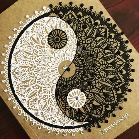 Crystal Mandala, Mandala Drawings, Jin Jang, Mandala Zentangle, Creativity Ideas, Yin Yang Art, Mandala Art Therapy, Mandala Design Pattern, Mandala Art Lesson