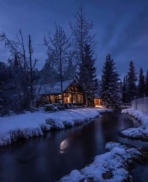 Snow Cabin, A Cabin In The Woods, Log Houses, Night Anime, Decor Paintings, Homes Exterior, Winter Cabin, Lake Cabins, A Cabin