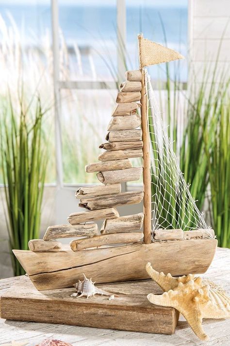 Diy Shell Decor, Driftwood Boat, Strand Decor, Beach Themed Crafts, Deco Marine, Maritime Decor, Driftwood Diy, Driftwood Art Diy, Nautical Crafts