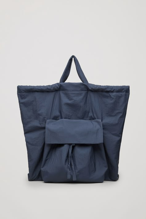 COS image 5 of Gathered tote bag  in Navy Cos Bags, Tote Outfit, Textile Bag, Bags Sewing, Oversized Tote Bag, Sanya, New Accessories, Tote Bag Leather, Fabric Bag