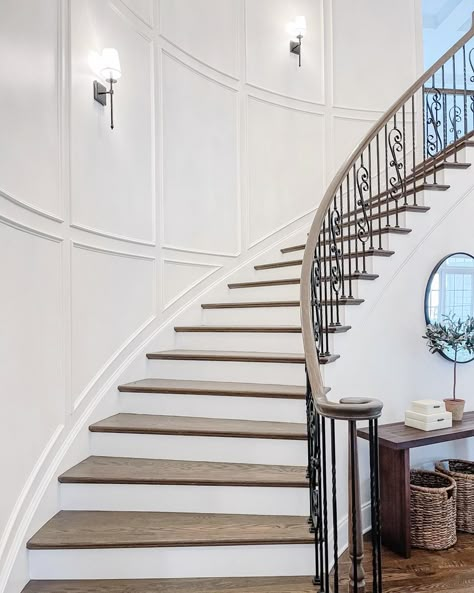 Curved Wall Staircase, Curved Staircase Foyer, Stair Moulding, Round Stairs, درج السلم, Double Staircase, Staircase Wall Decor, Staircase Handrail, House Staircase