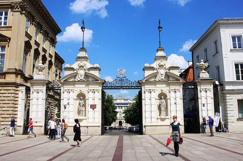 Brama University - Warsaw - Poland United States Culture, Warsaw University, The Pianist, Royal Castles, Main Gate, University Life, Warsaw Poland, Central Europe, New Town