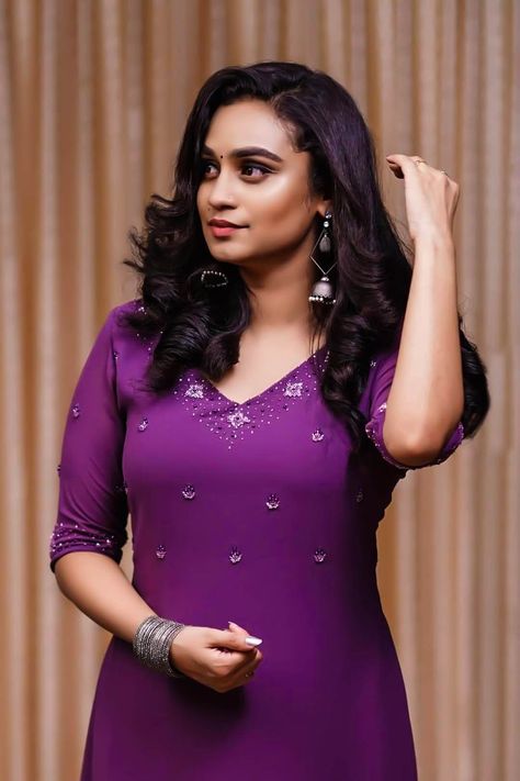 Lakshmi Nakshathra Lakshmi Nakshatra, Cute Romantic Pictures, Designer Dresses Couture, Indian Eyes, Churidar Designs, Latest Model Blouse Designs, Tamil Girls, Blouse Models, Beautiful Shorts