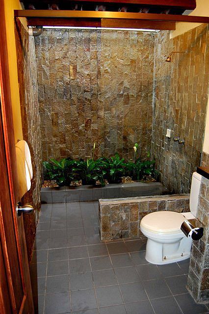 bathroom outdoors Semi Outdoor Bathroom, Toilet Outdoor Design, Outdoor Bathroom Design Ideas, Outdoor Restroom, Rustic Bathroom Remodel, Toilet Outdoor, Small Beach Houses, Indoor Outdoor Bathroom, Small Bathroom Interior