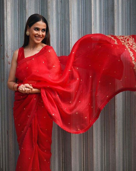 genelia deshmukh in a red saree by deepthee for ved Genelia Saree, Genelia Dsouza Saree, Red Organza Saree, Genelia Deshmukh, South Indian Bride Saree, Bride Saree, Fashionable Saree, Fashionable Saree Blouse Designs, 18th Century Clothing